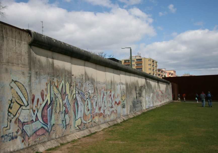 Berlin Wall Memorial visiting hours