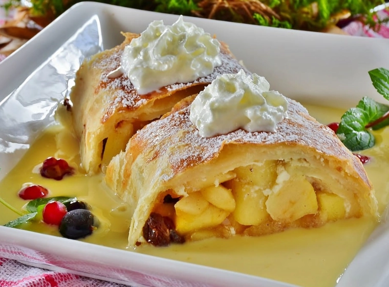 authentic Austrian apfelstrudel authentic Austrian apfelstrudel