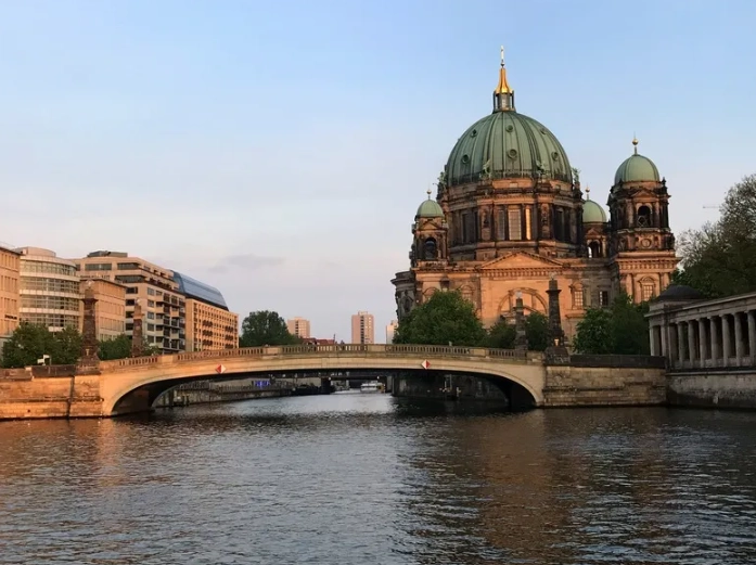 Berlin Travel Tips: The Complete Local's Guide to Visiting Germany's Capital