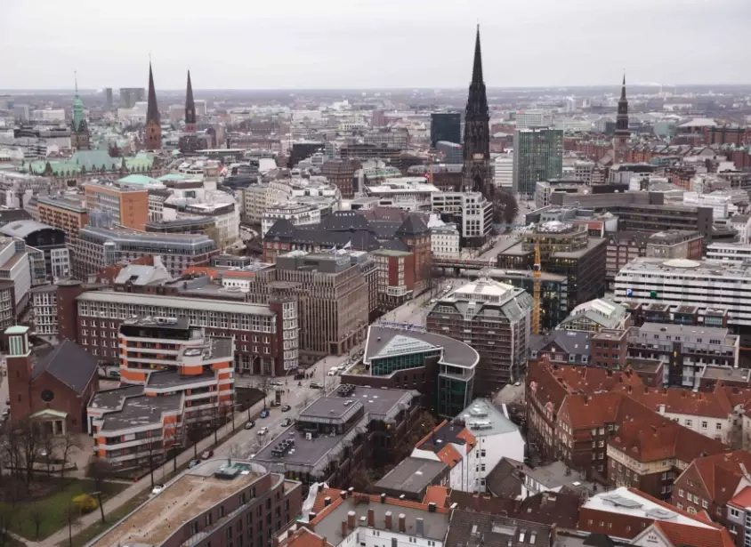 Hamburg travel season