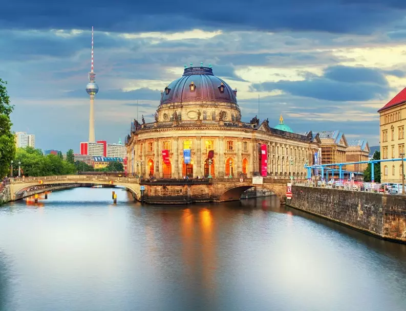 Berlin weather by month