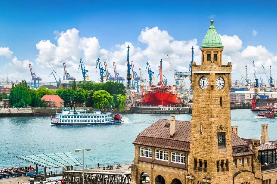 Living in Hamburg as a Foreigner: The Ultimate Guide