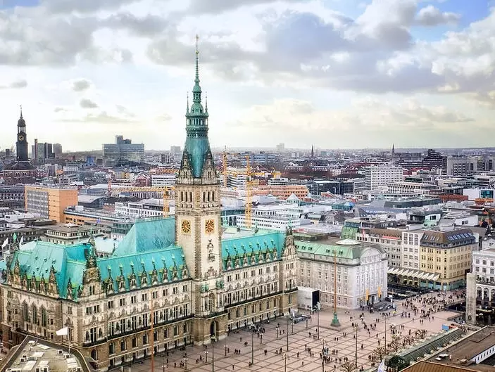 exploring Hamburg on foot