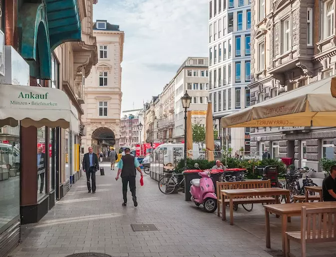 exploring Hamburg on foot