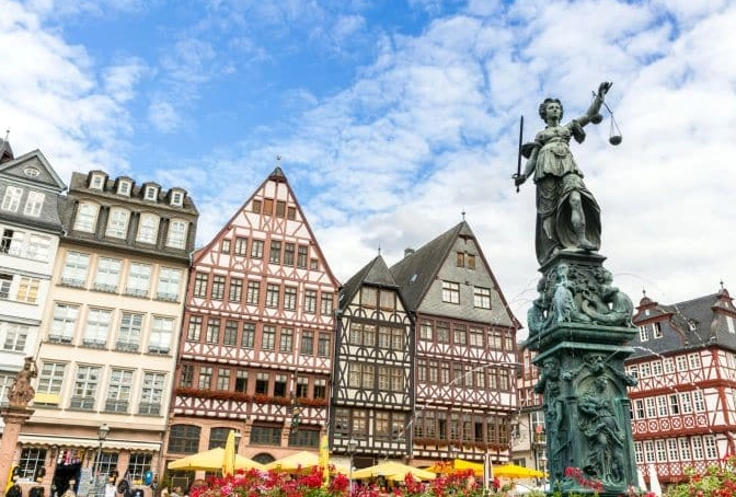 Munich or Frankfurt for vacation