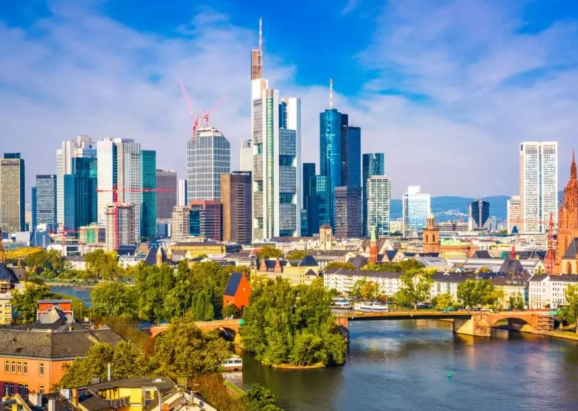 Munich or Frankfurt for vacation